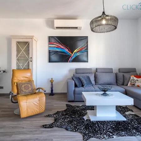 Apartment Tudor Flat Sea View With Wifi Unlimited, Next To The Sea
