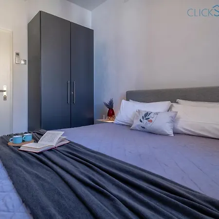 Tudor Flat Sea View With Wifi Unlimited, Next To The Sea Apartment *